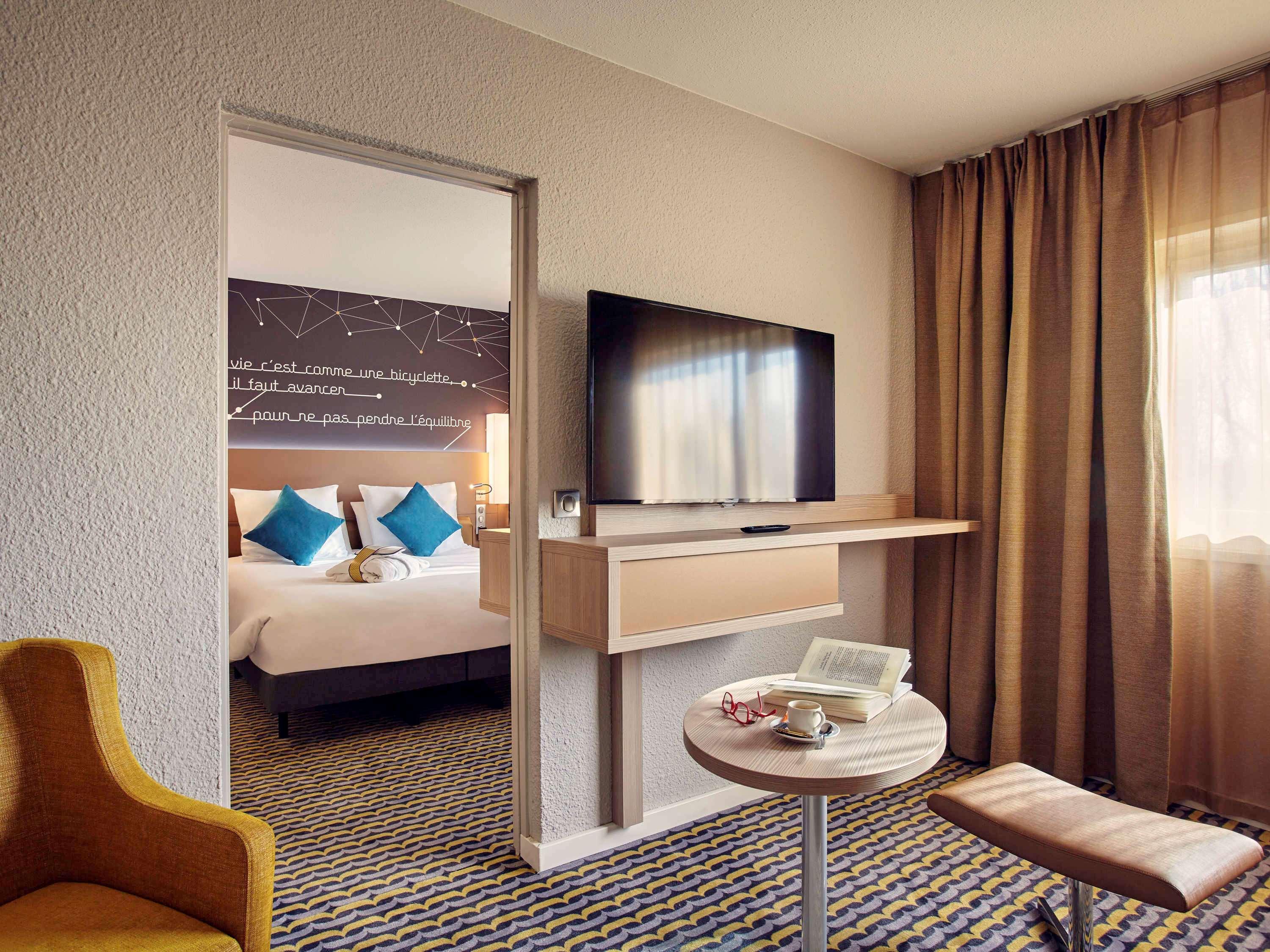 Mercure Paris Sud Les Ulis-Courtaboeuf Exterior photo
