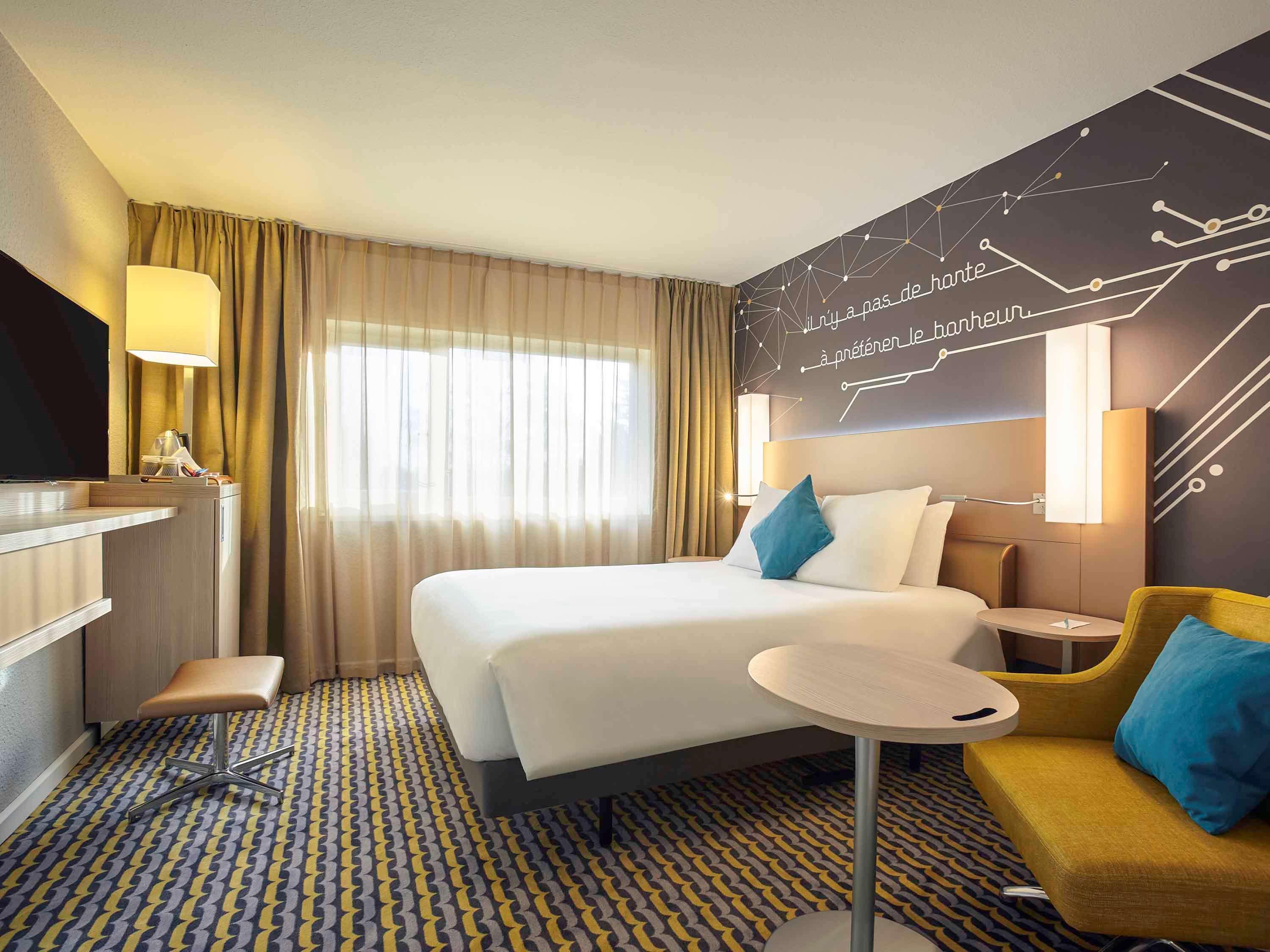 Mercure Paris Sud Les Ulis-Courtaboeuf Exterior photo