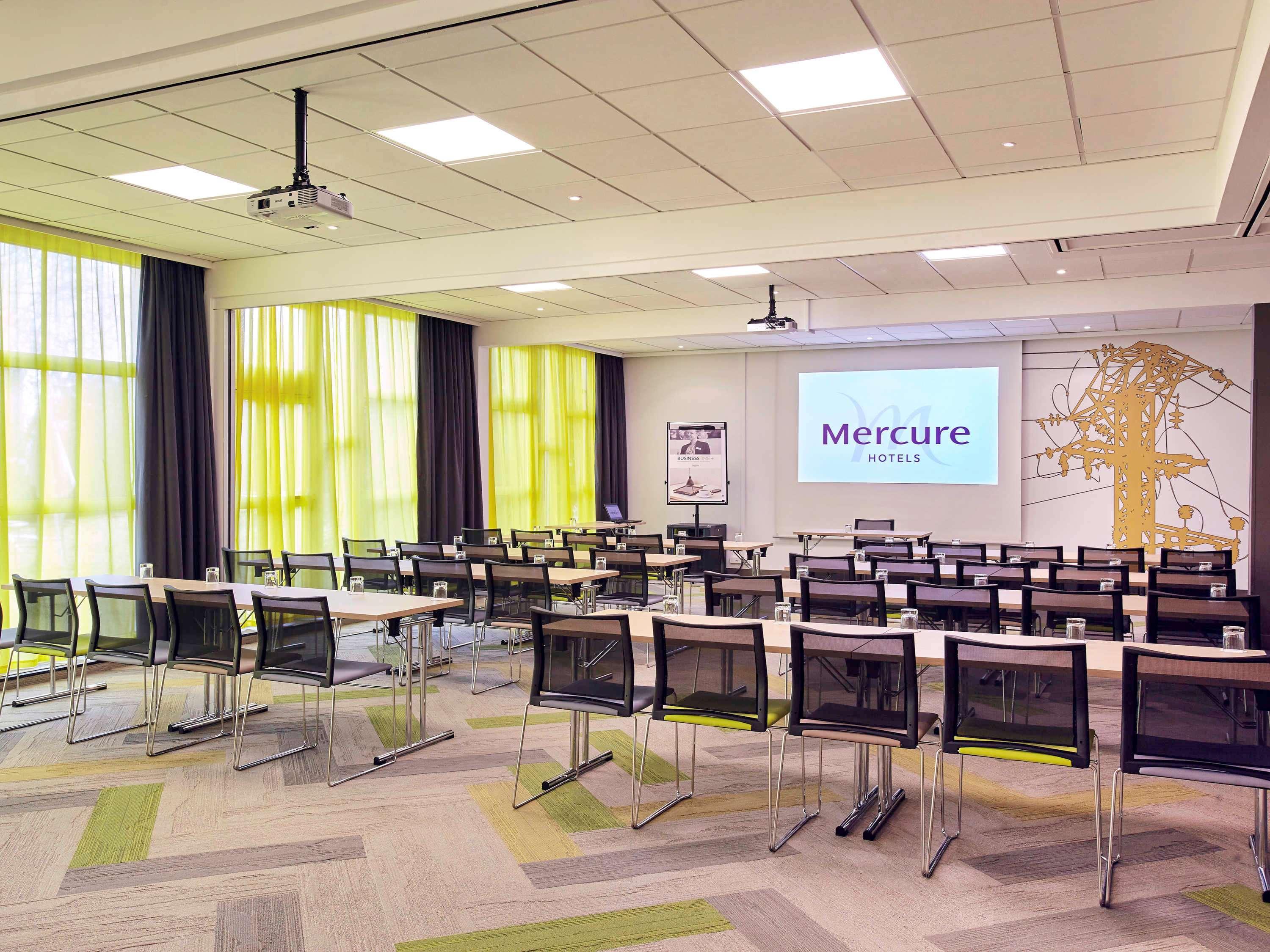 Mercure Paris Sud Les Ulis-Courtaboeuf Exterior photo